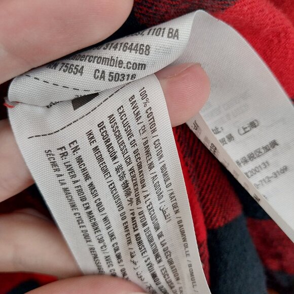 Hollister Red Buffalo Check Flannel Button Down Shirt Size Medium Good Condition - Picture 6 of 6